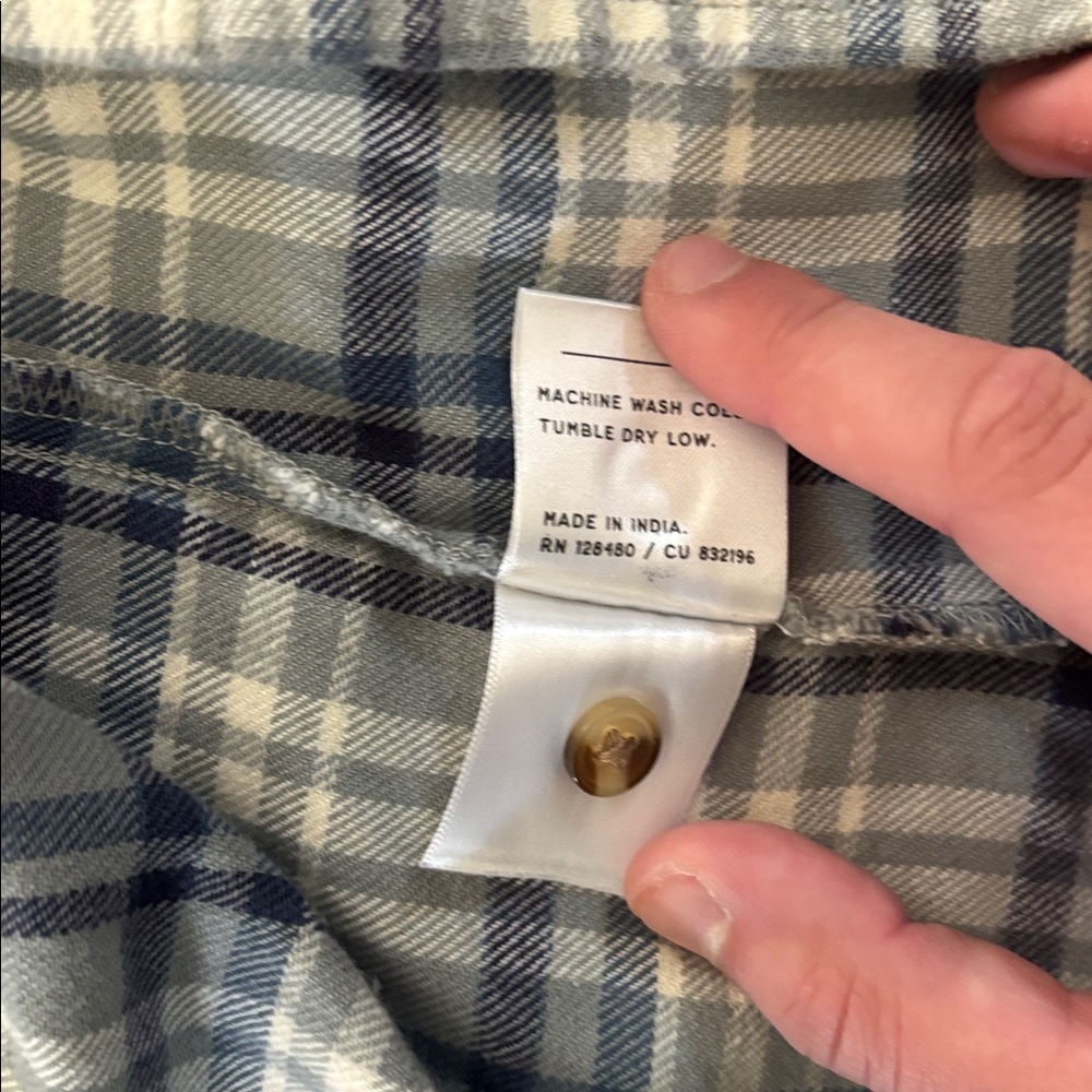 Pact Women’s Flannel - L - Picture 4 of 5